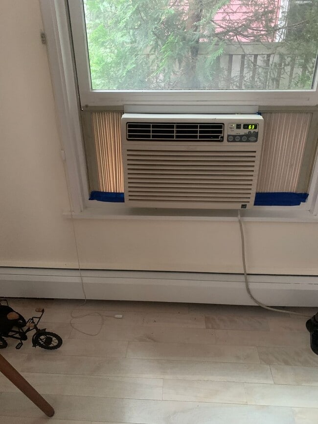 Building Photo - Mid Cambridge 1 bedroom with garage parking for 9/1