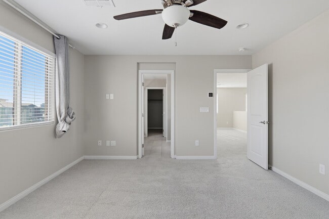 Building Photo - 3158 Molinos Dr