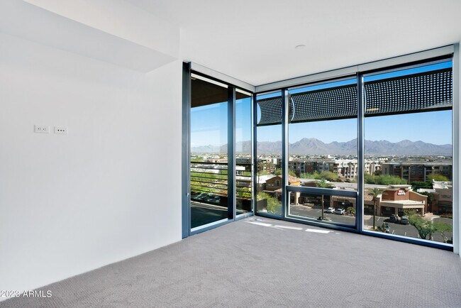 Building Photo - 7180 E Kierland Blvd