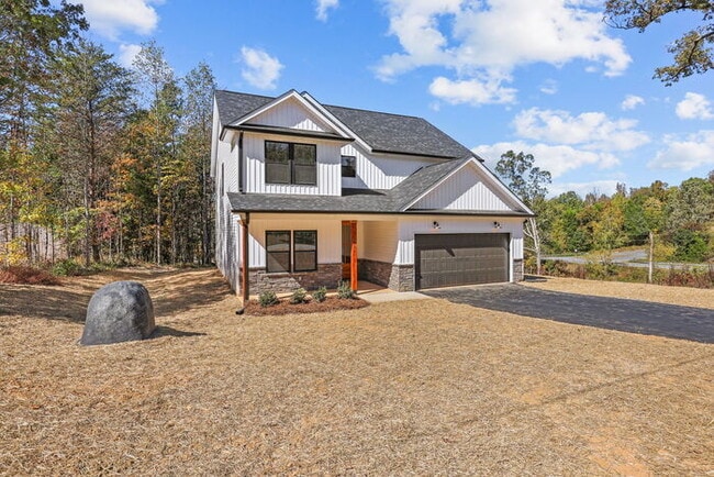 Building Photo - Stunning New Build!