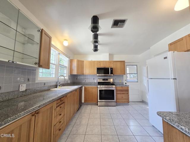 Building Photo - 3815 Mayfair Dr