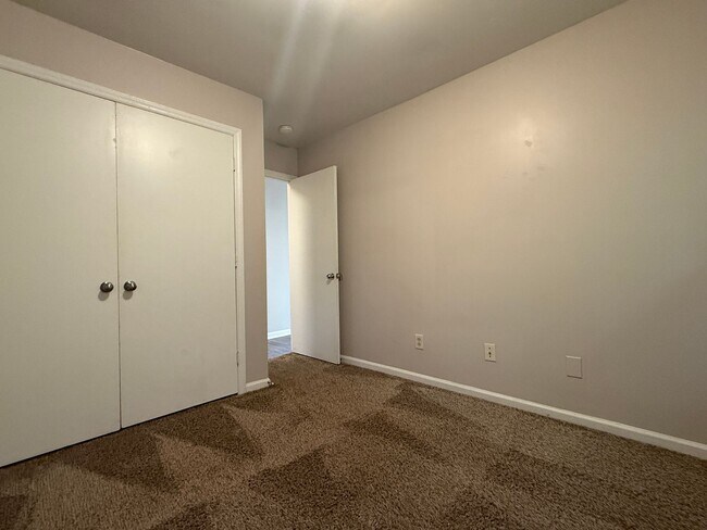 Building Photo - 8317 Summerglen Cir
