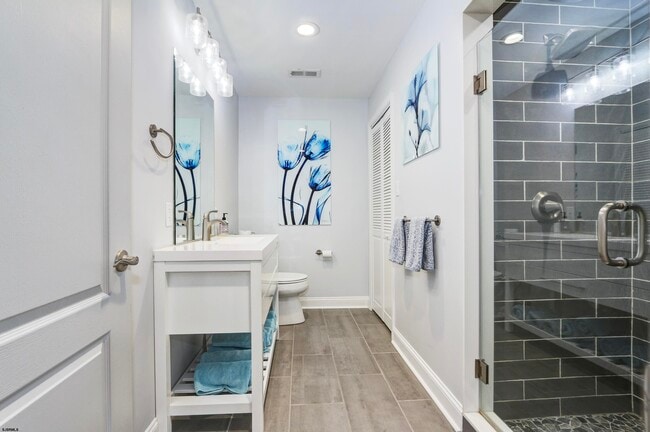 Building Photo - 9416 Amherst Ave