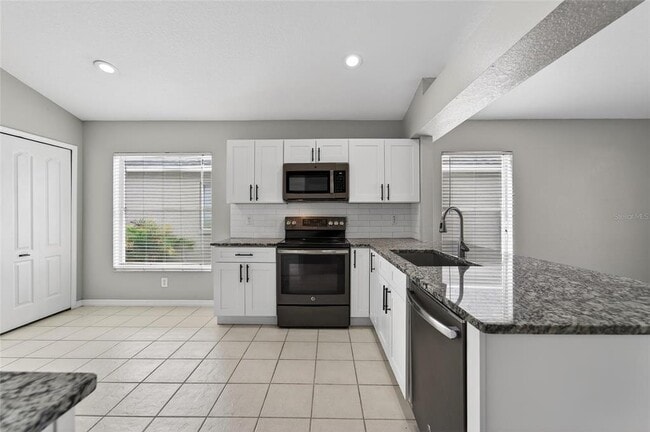 Building Photo - 11305 Symmes Lake Dr