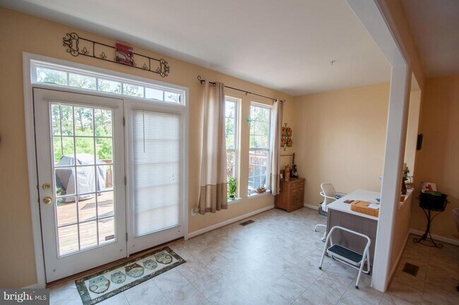Building Photo - 5813 Whiterose Way