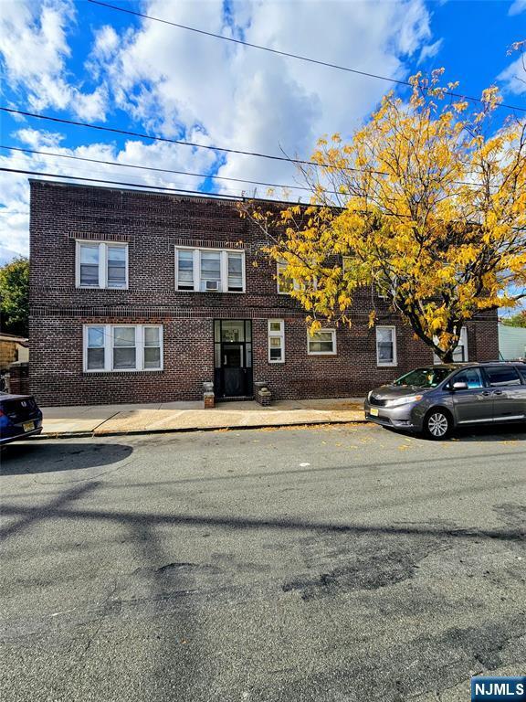 Building Photo - 32-34-34 Halstead St
