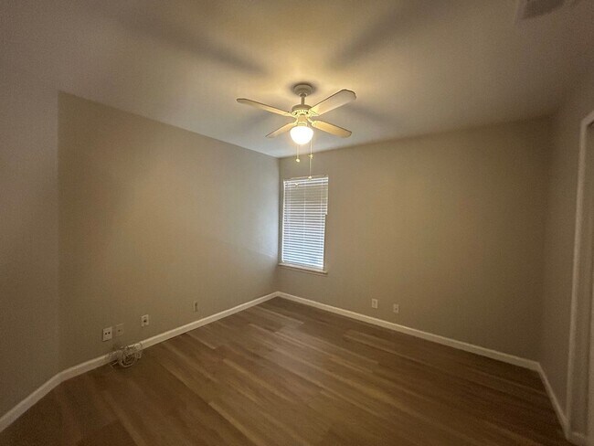 Building Photo - 3Bedroom/2Bath Home for Lease! Available Now!