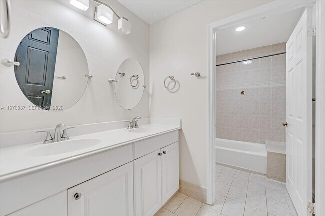 Building Photo - 15255 SW 108th Terrace