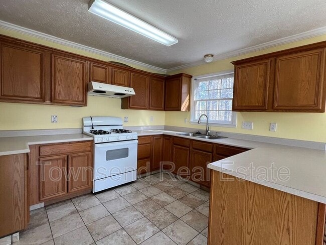 Building Photo - 5838 Bear Creek Cir