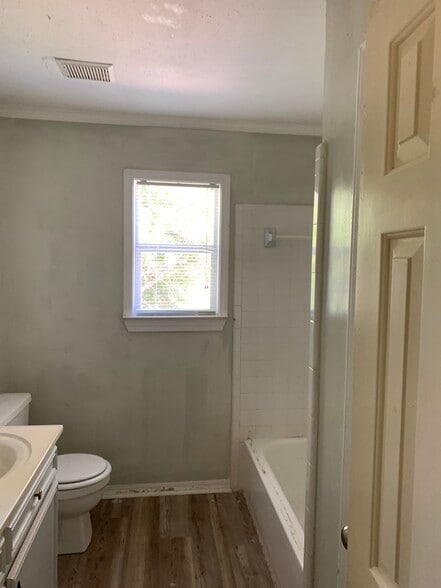 Building Photo - 26B Northtown Rd