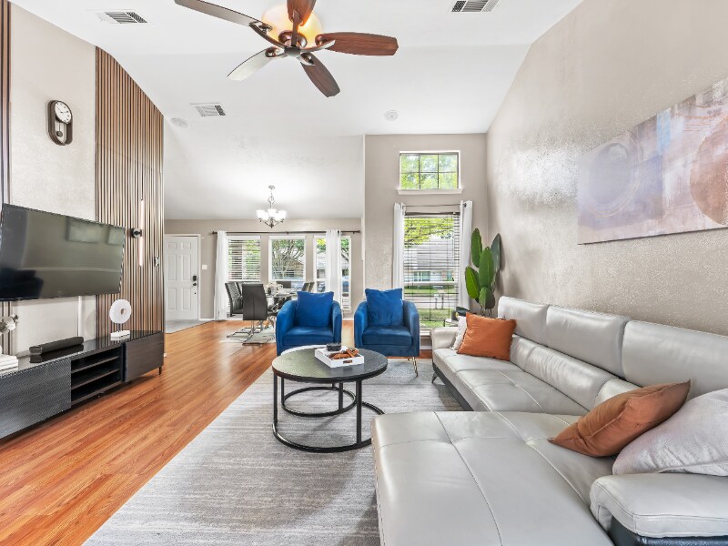 Building Photo - 1108 Collin Dr