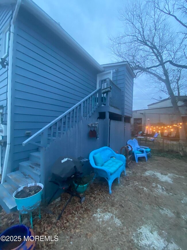 Building Photo - 309 Hume St