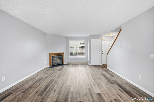 Building Photo - 151 Shelter Rock Rd