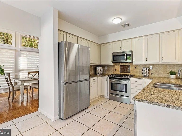 Building Photo - 1 Fieldwood Ct