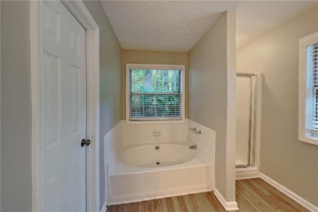 Building Photo - 1721 Omie Way