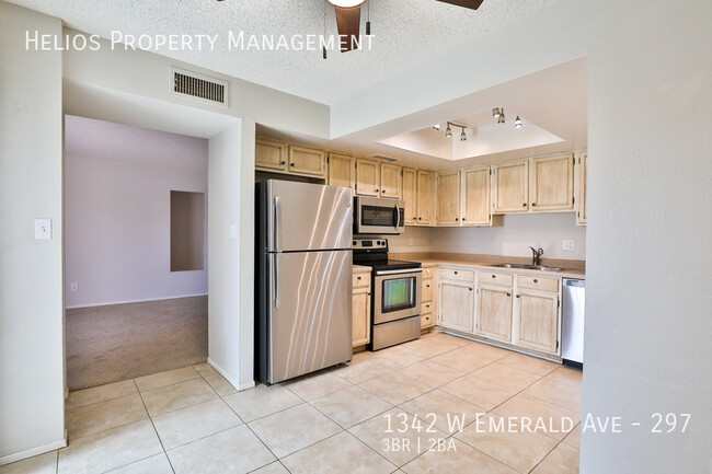 Building Photo - Beautiful Townhouse in Mesa