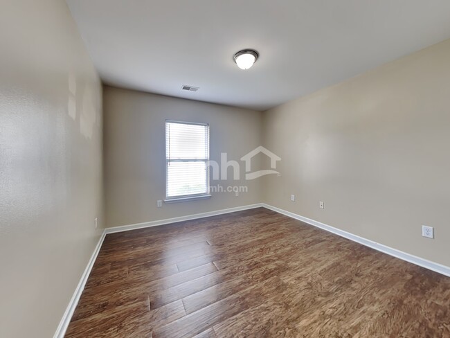 Building Photo - 400 Stoney Field Dr