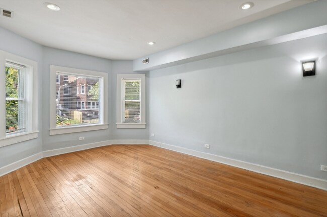 Building Photo - 8045 S Maryland Ave