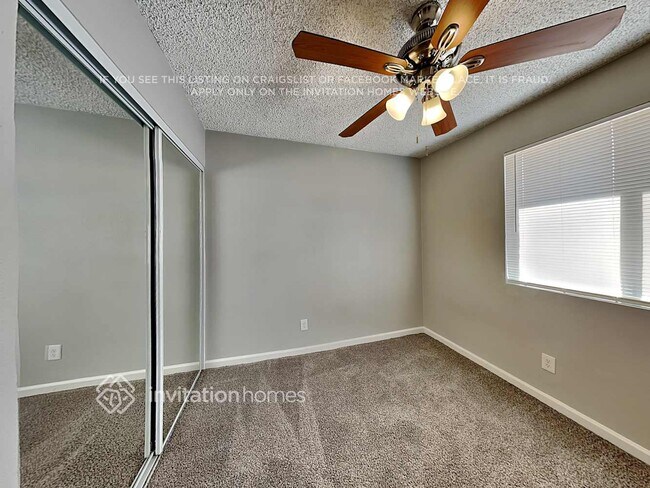 Building Photo - 1026 W Danbury Dr