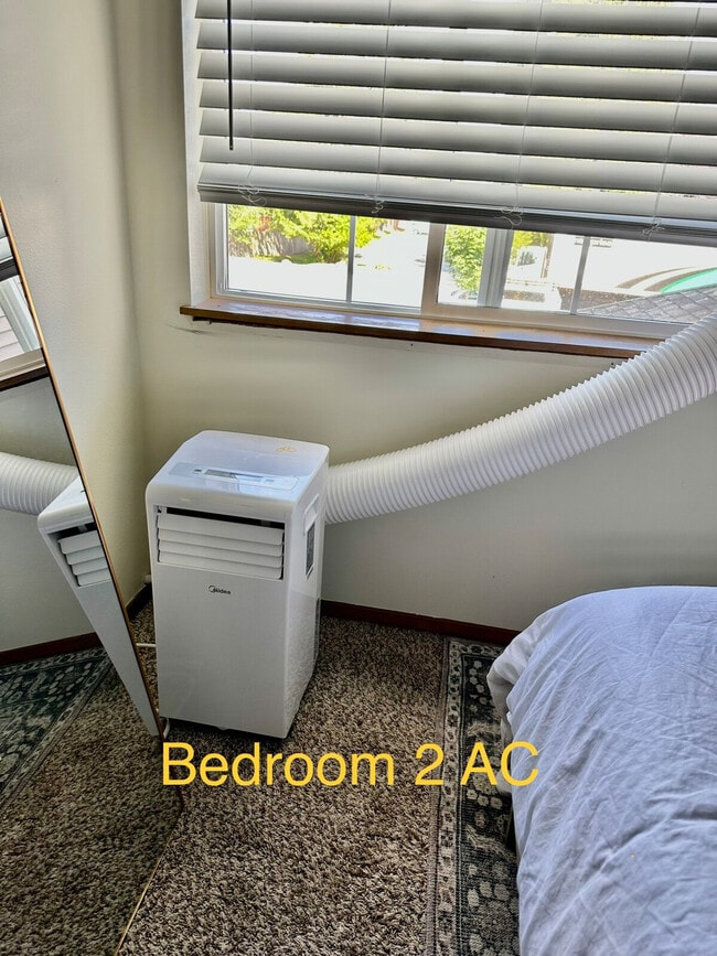 Building Photo - 15904 Admiralty Way