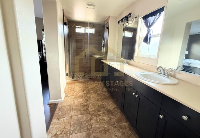 Building Photo - 2050 Green Ridge Cir