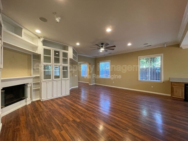 Building Photo - 392 Bjorn Ct