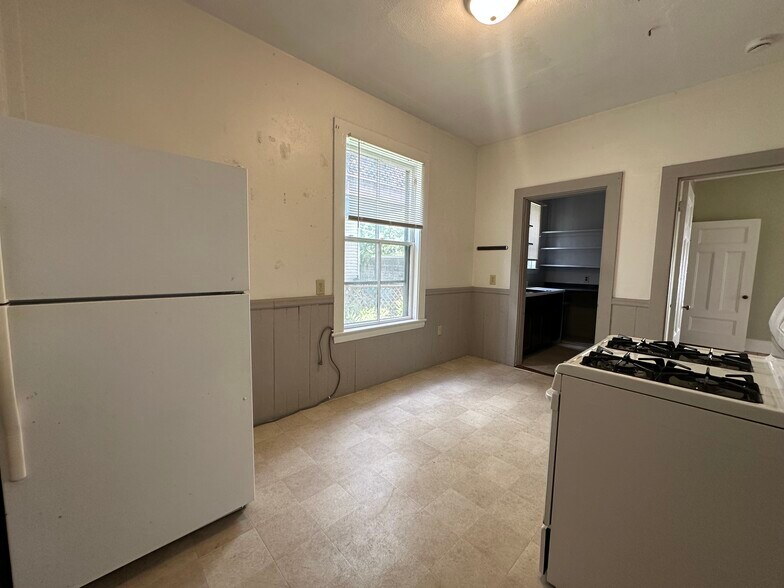 Building Photo - 55 Rindge Ave
