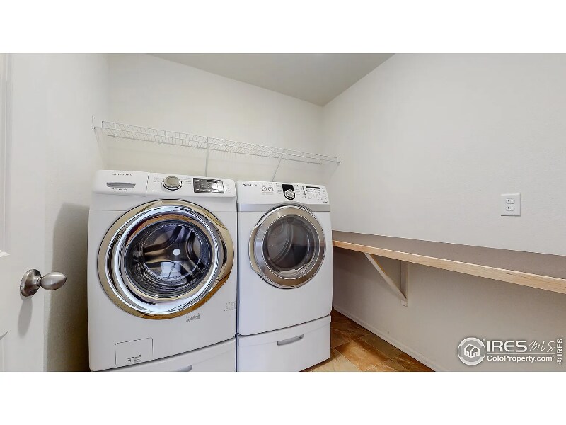 Building Photo - 2527 Sunbury Ln
