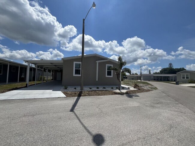Building Photo - 267 Mongoose Ln