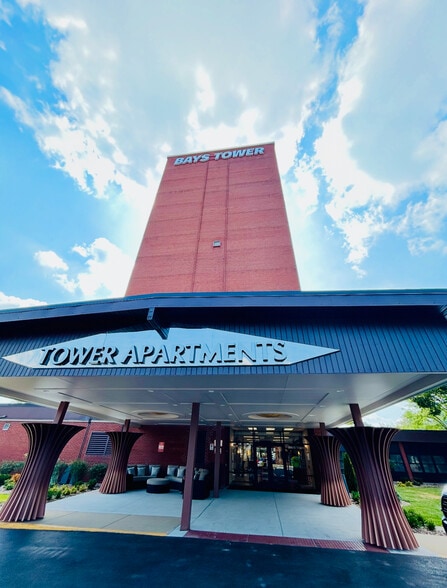 Primary Photo - Bays Tower Apartments