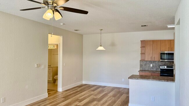 Building Photo - 3545 Forest Hill Blvd