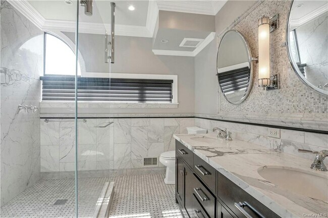 Building Photo - 126 Stone Oaks Dr