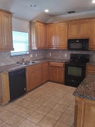 Building Photo - 9017 Racquet Club Dr