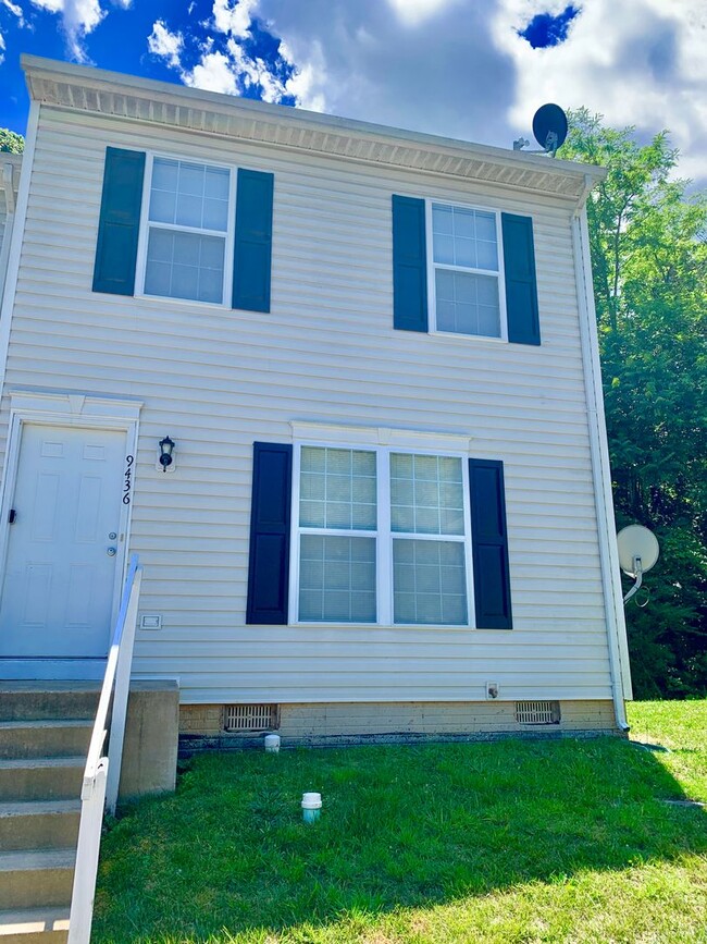 Primary Photo - Townhouse in King George