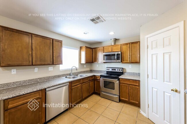 Building Photo - 1516 W Hadley St