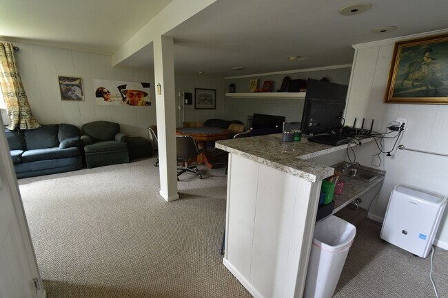 Building Photo - 3 Bedroom Home in Camp Hill