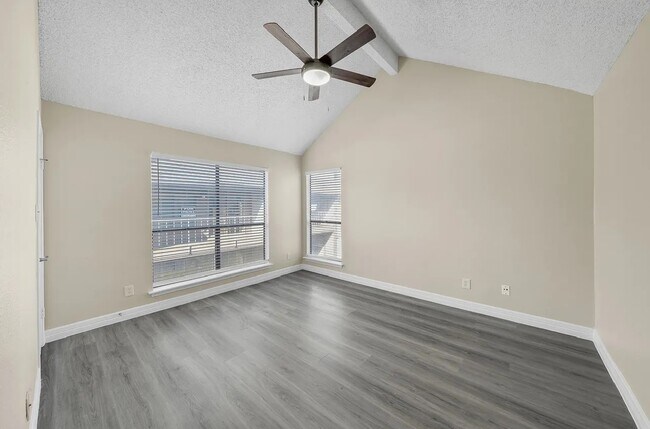 Building Photo - 8427 Sands Point Dr