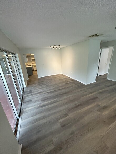 Building Photo - 6449 Rockingtree Ln