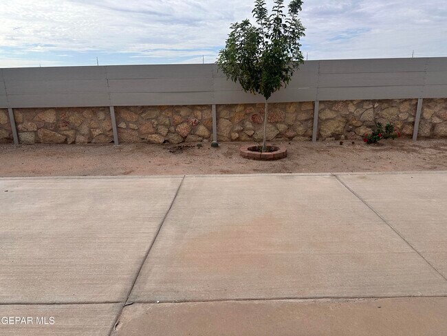 Building Photo - 14108 Volcanic Rock Dr