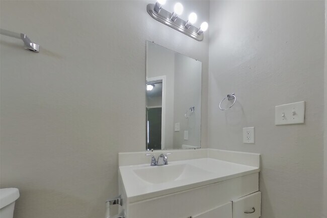 Building Photo - 3150 Kelling St