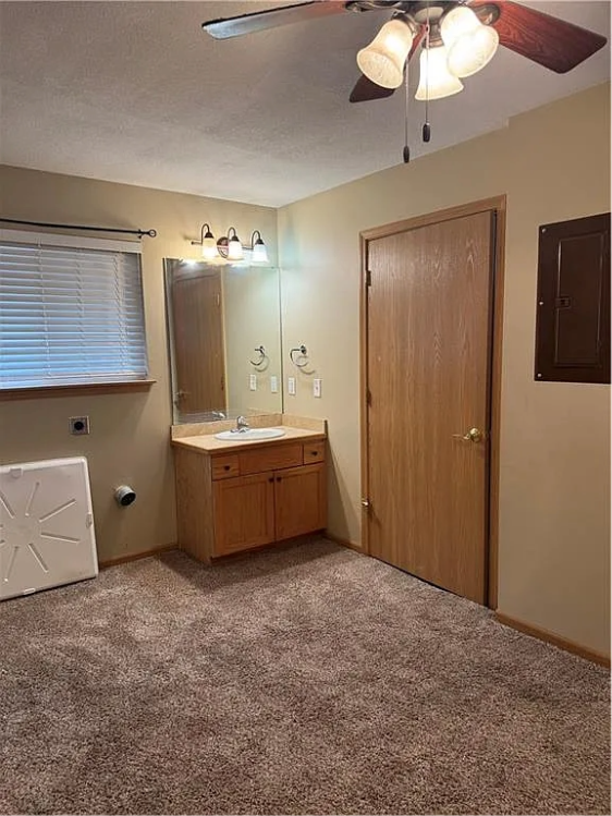 Building Photo - 502 Madison St