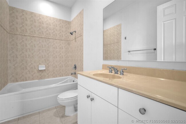 Building Photo - 6809 Lakeside Cir N