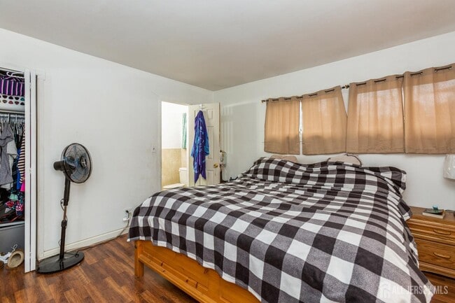 Building Photo - 332 Ernston Rd