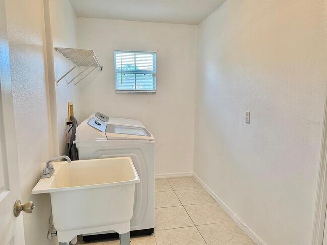 Building Photo - 3264 Deltona Blvd