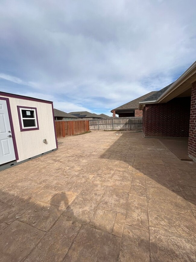 Building Photo - Beautiful on Boise Drive!