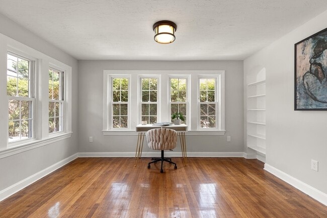 Building Photo - 129 Maple Ave