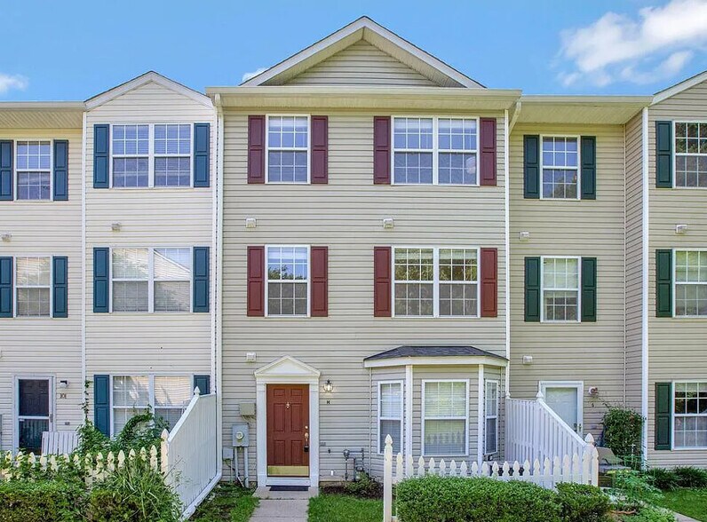Building Photo - 10 IRONSTONE CT #K