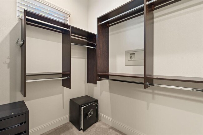 Building Photo - 16916 W Caramel Apple Trail