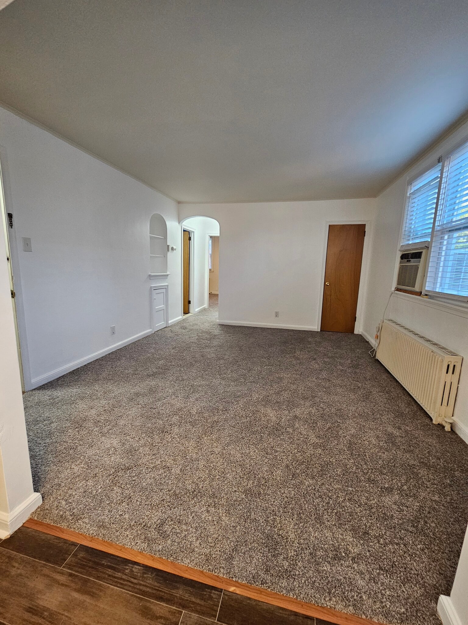 Building Photo - 1029 Fanshawe St