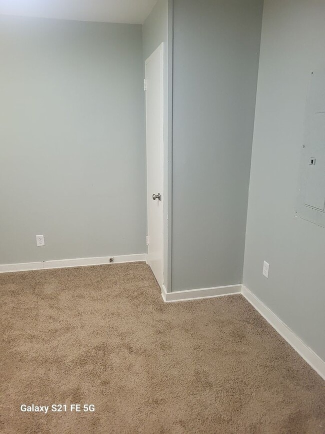Building Photo - Duplex